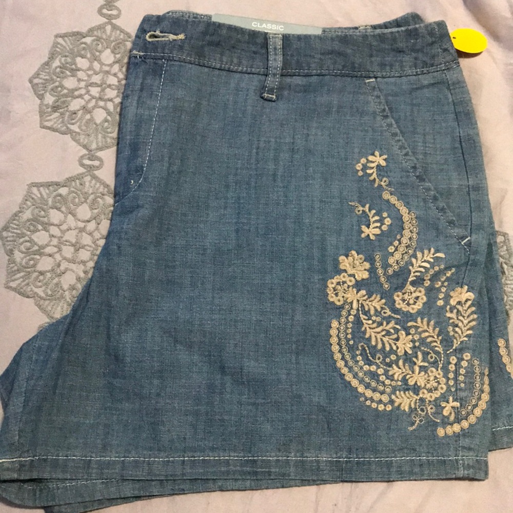 Gloria Vanderbilt women's shorts size 12